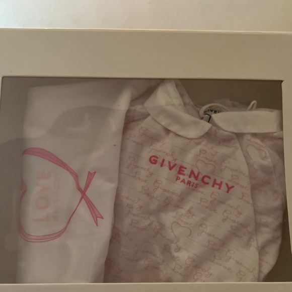 Givenchy - Picture 2 of 2